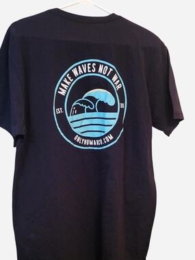 Make Waves 🌊 Not War Graphic Tee - Black/Light Blue